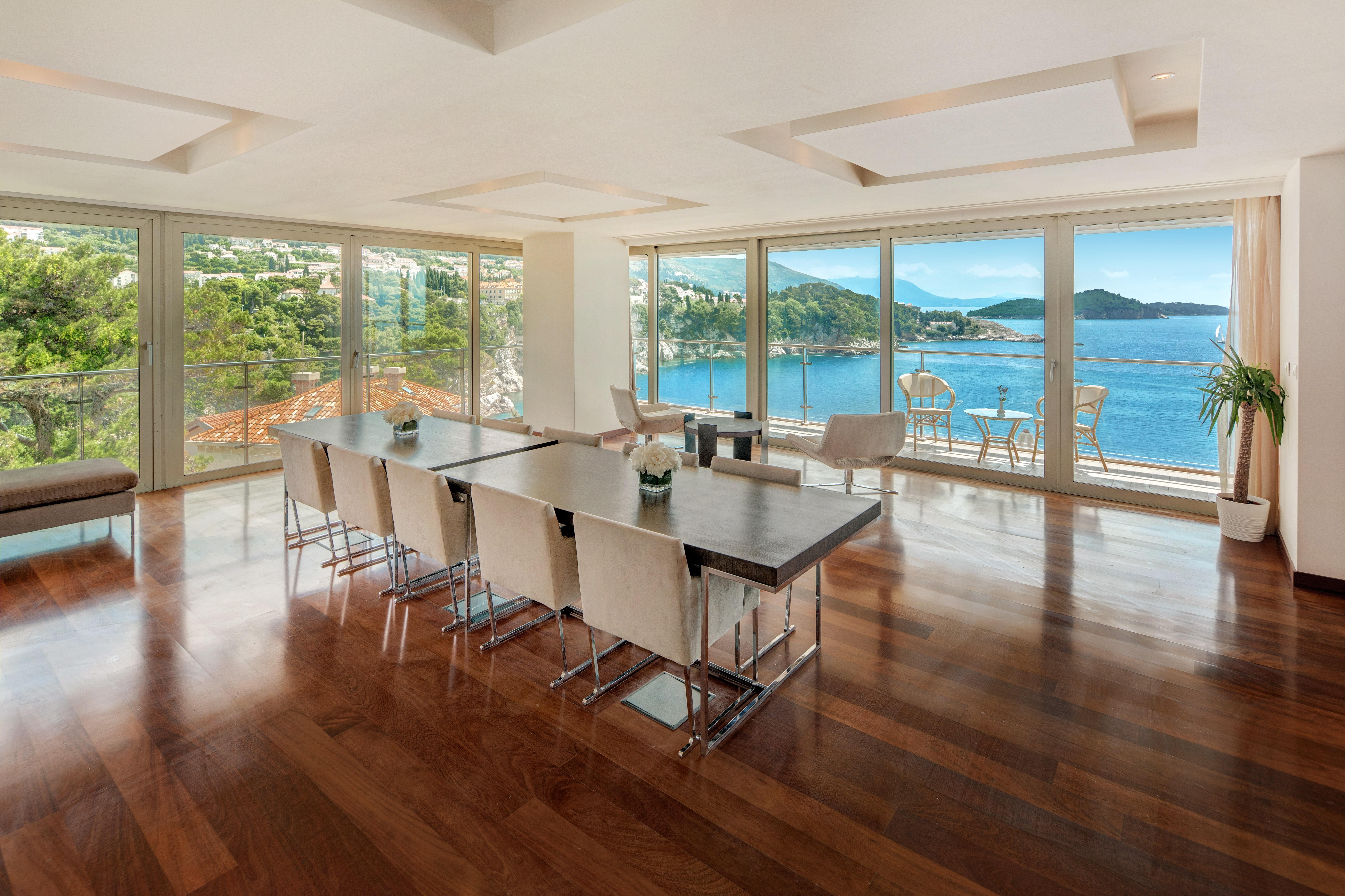 Hotel Rixos Premium Ragusa Esterno foto Interior of a penthouse apartment