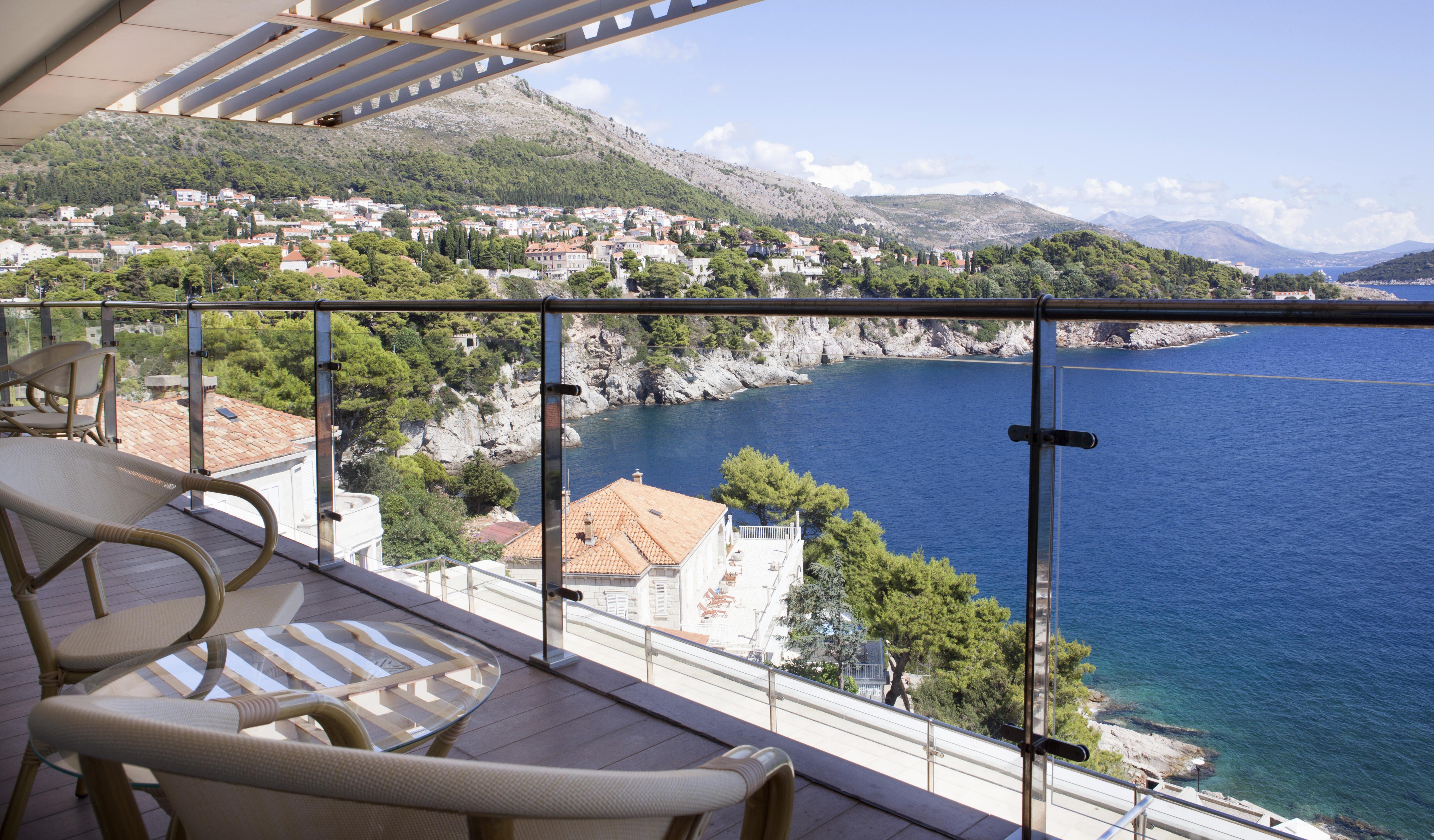 Hotel Rixos Premium Ragusa Esterno foto View from the hotel