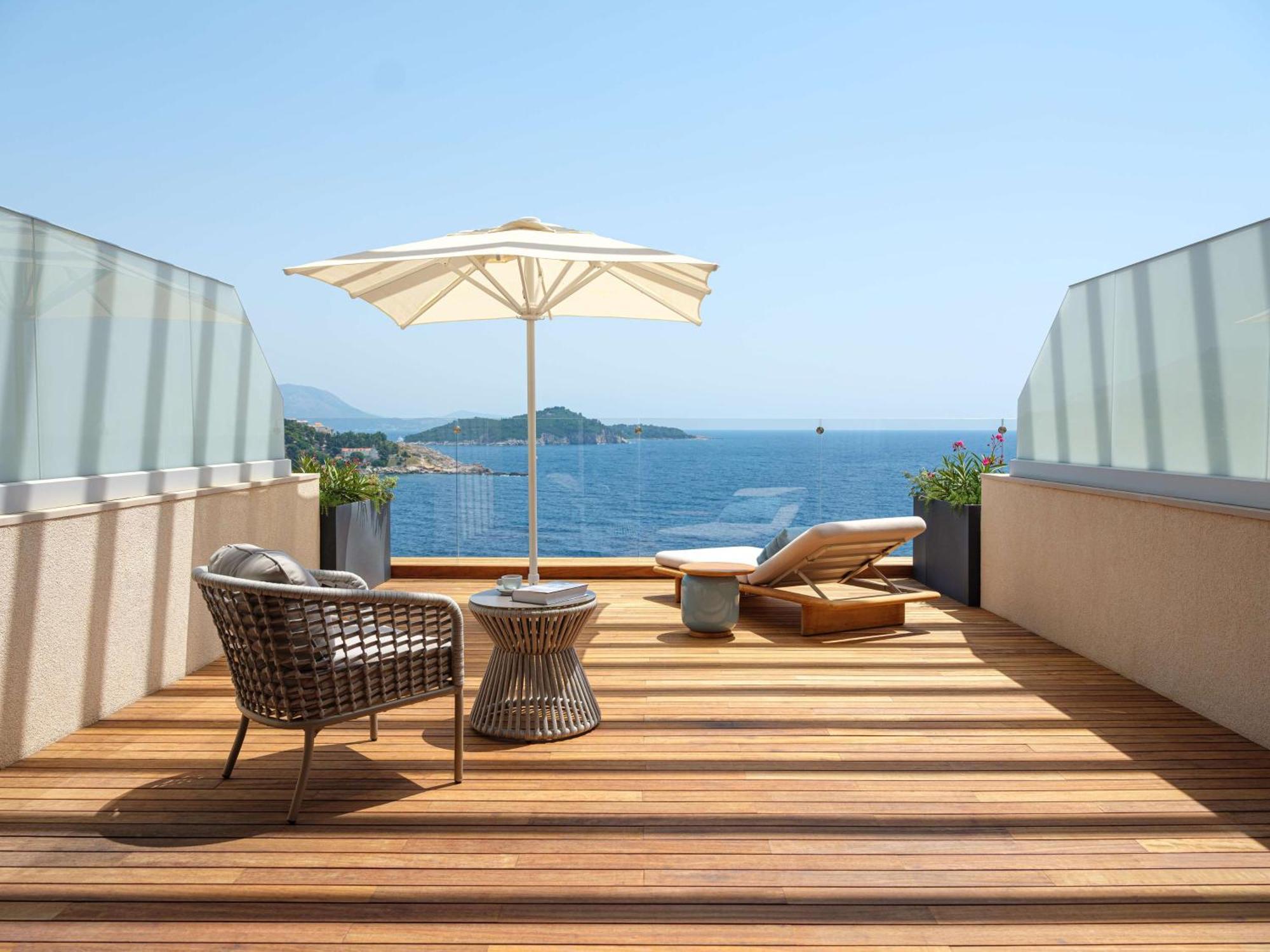 Hotel Rixos Premium Ragusa Esterno foto A balcony