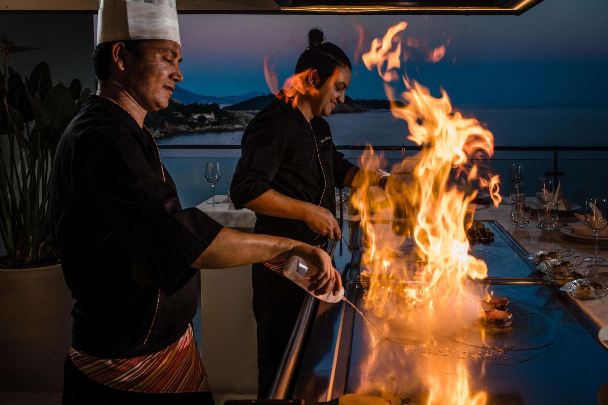 Hotel Rixos Premium Ragusa Esterno foto A flambé