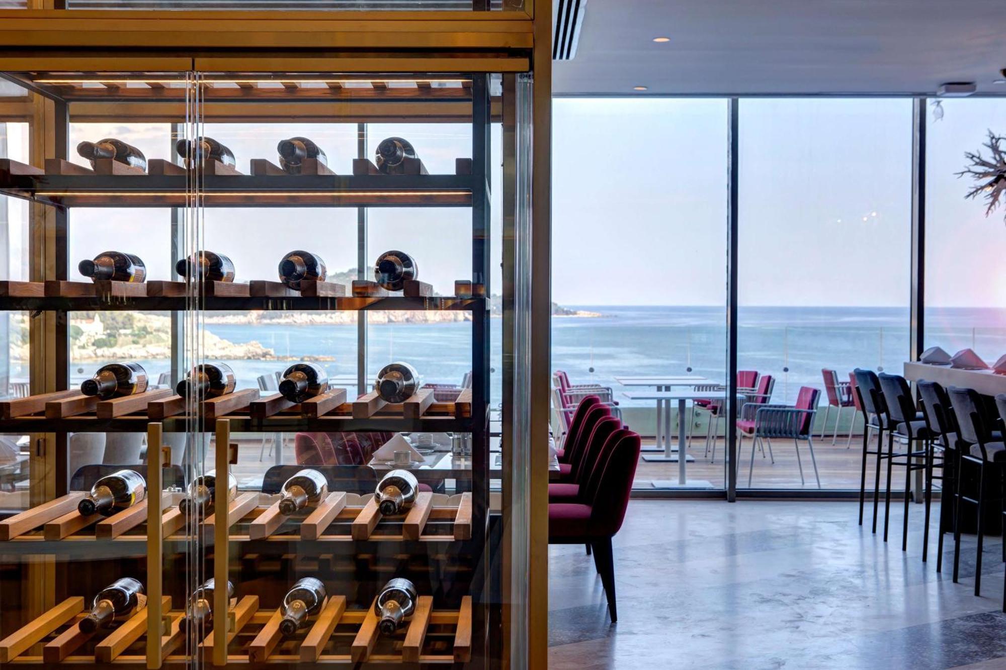 Hotel Rixos Premium Ragusa Esterno foto Wine rack