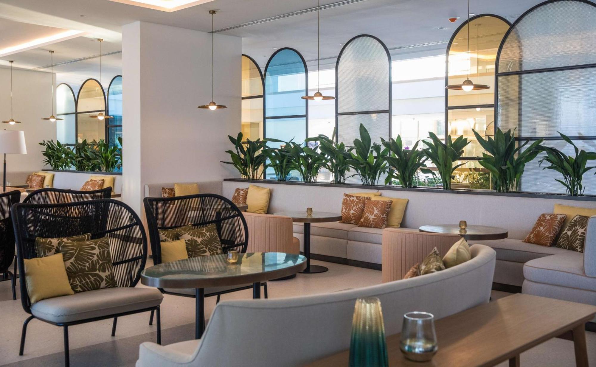 Hotel Rixos Premium Ragusa Esterno foto The lounge at the airport
