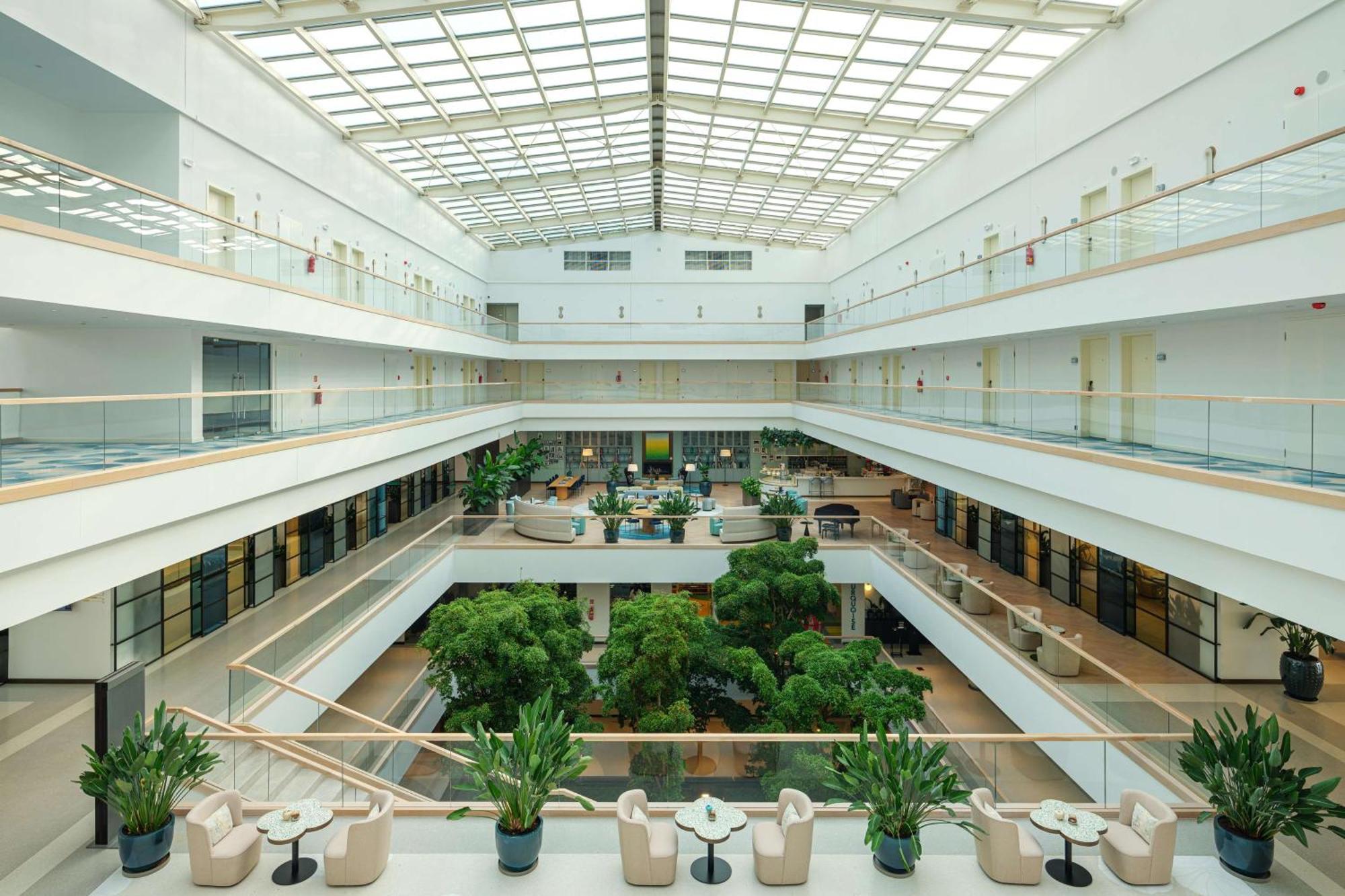Hotel Rixos Premium Ragusa Esterno foto The atrium of the new library