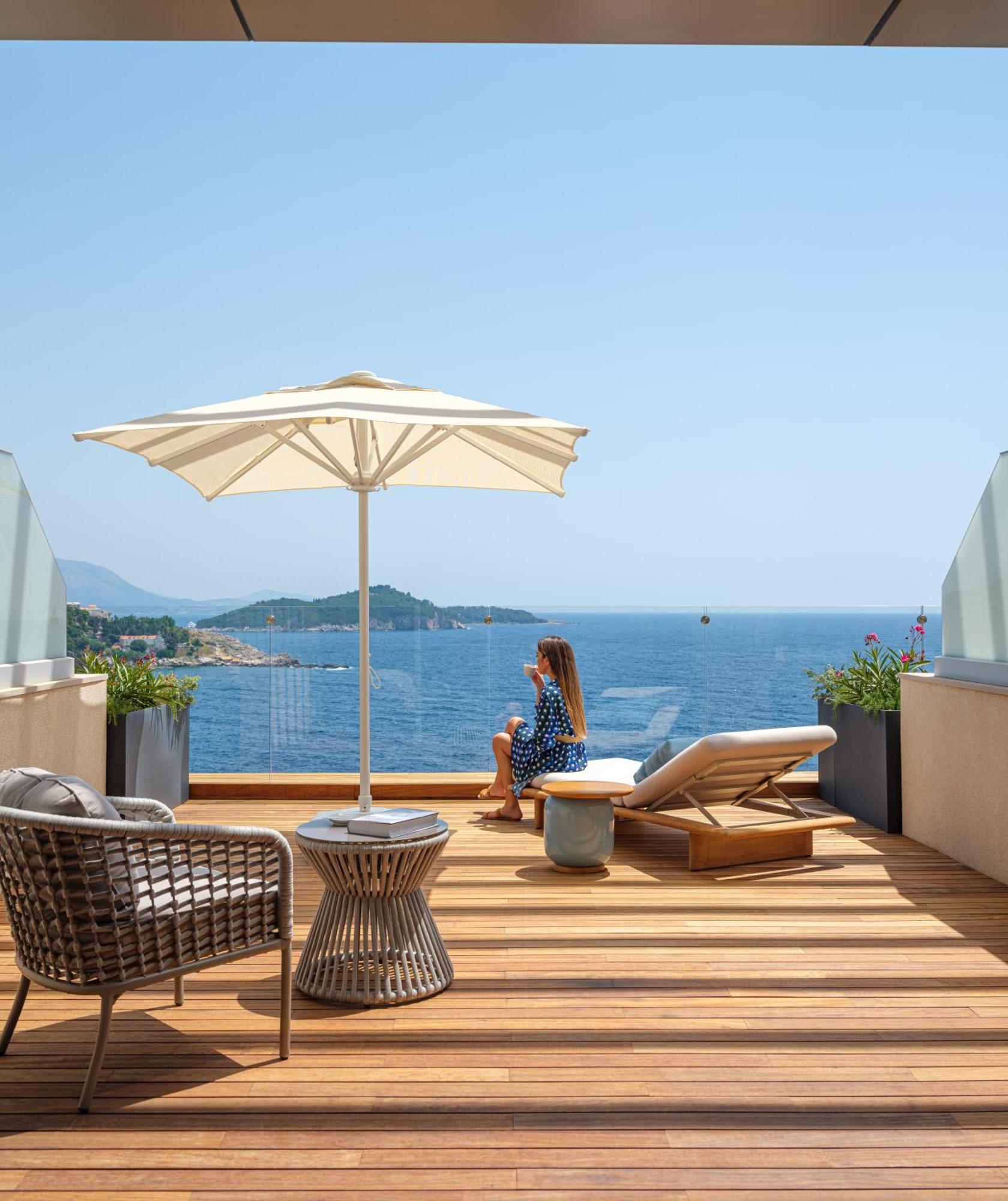 Hotel Rixos Premium Ragusa Esterno foto View from the hotel